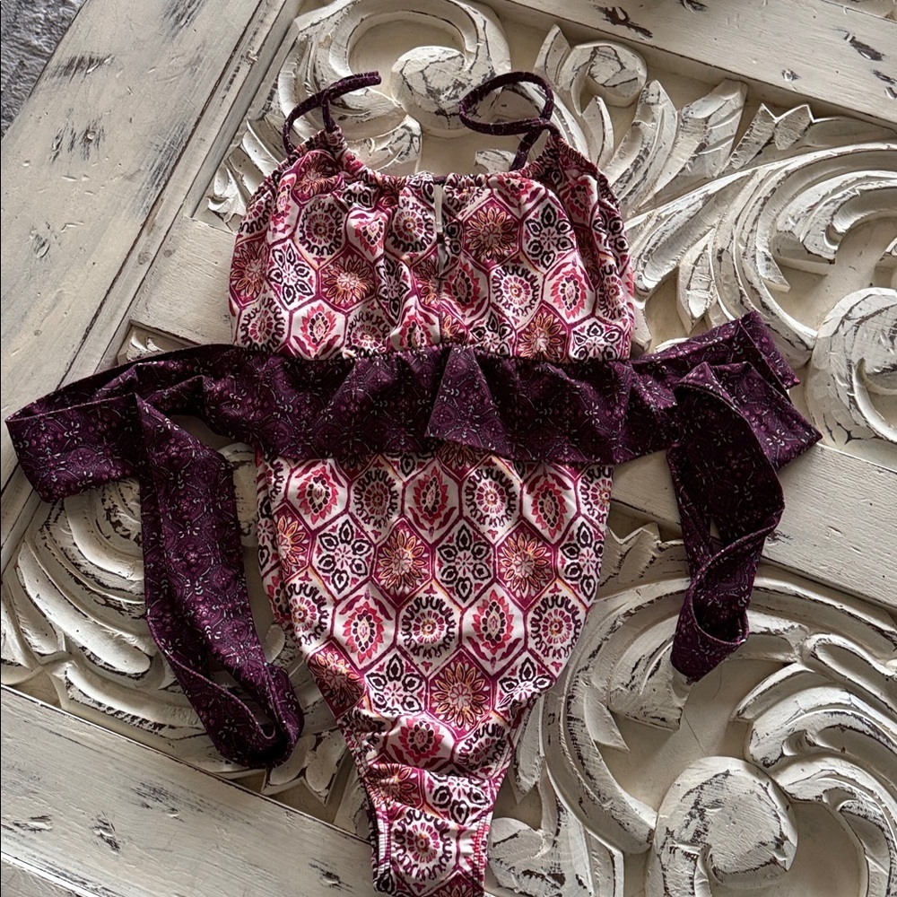 NWOT Venus Womens SZ 10 One Piece Swimsuit Floral Bohemian Tie Belt Beach